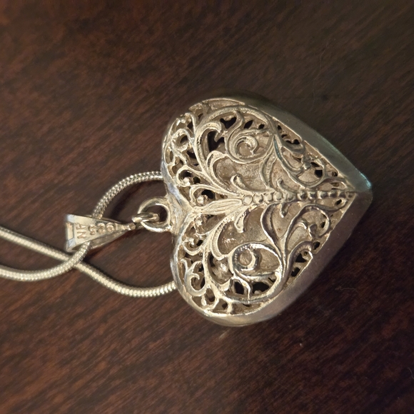 Elegant Sterling Silver Diamond Cut Heart Pendant Necklace - Picture 2 of 7